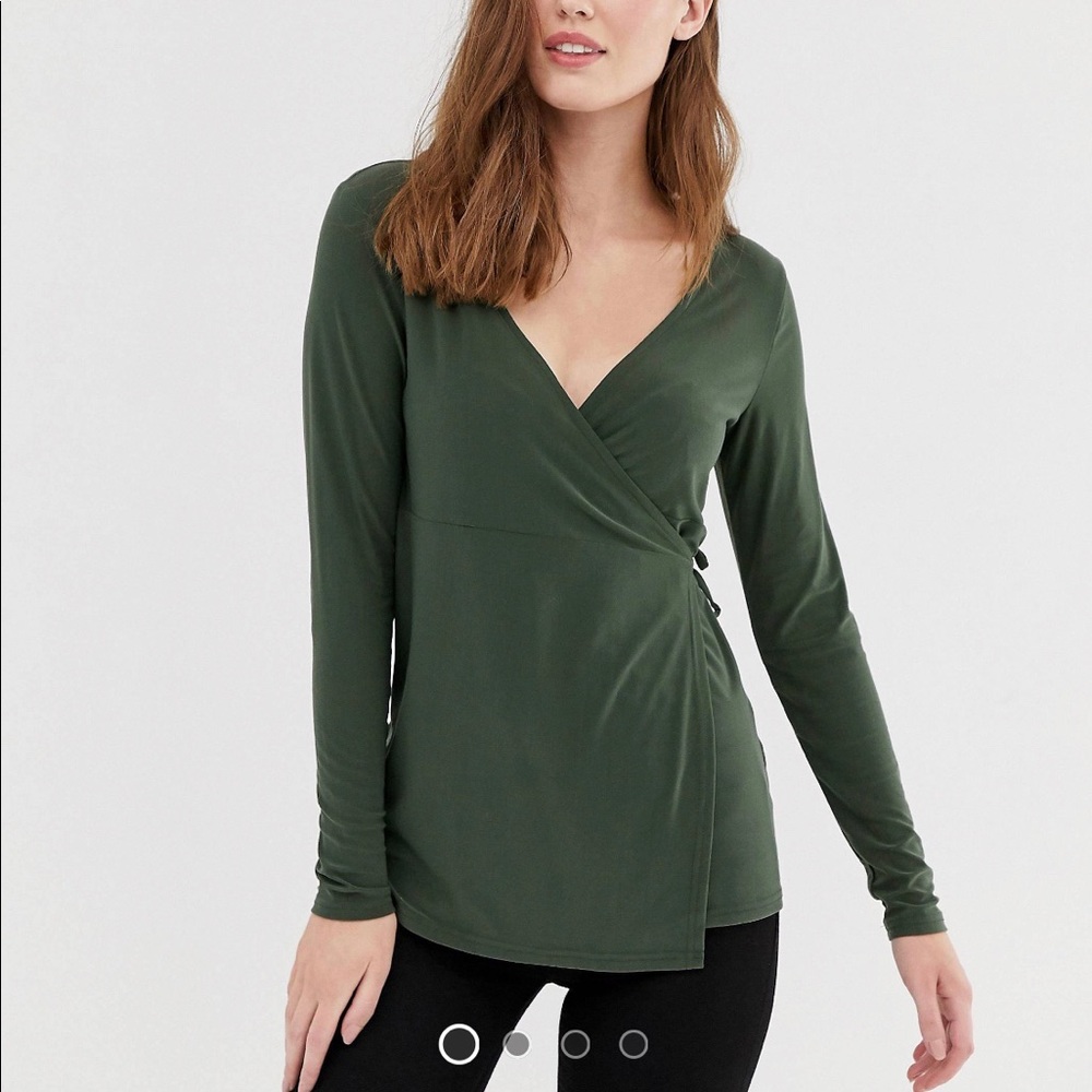Mamalicious nursing long sleeve wrap top